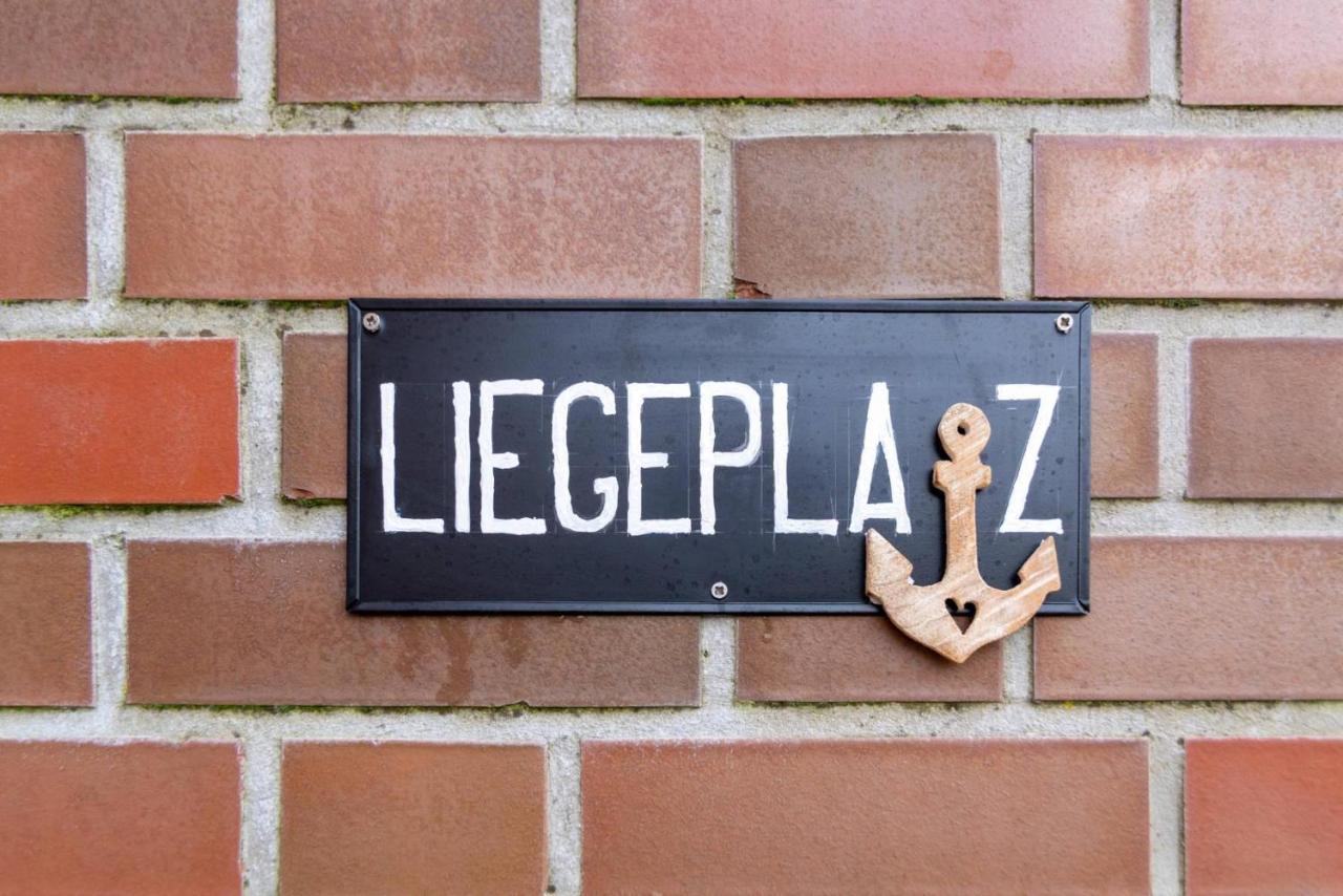 Ferienwohnung Liegeplatz Dornumersiel Esterno foto
