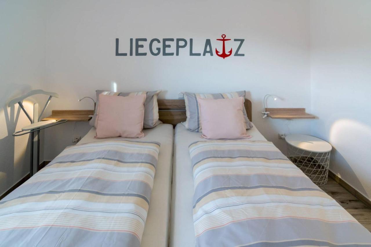 Ferienwohnung Liegeplatz Dornumersiel Esterno foto