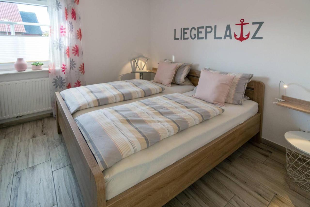 Ferienwohnung Liegeplatz Dornumersiel Esterno foto