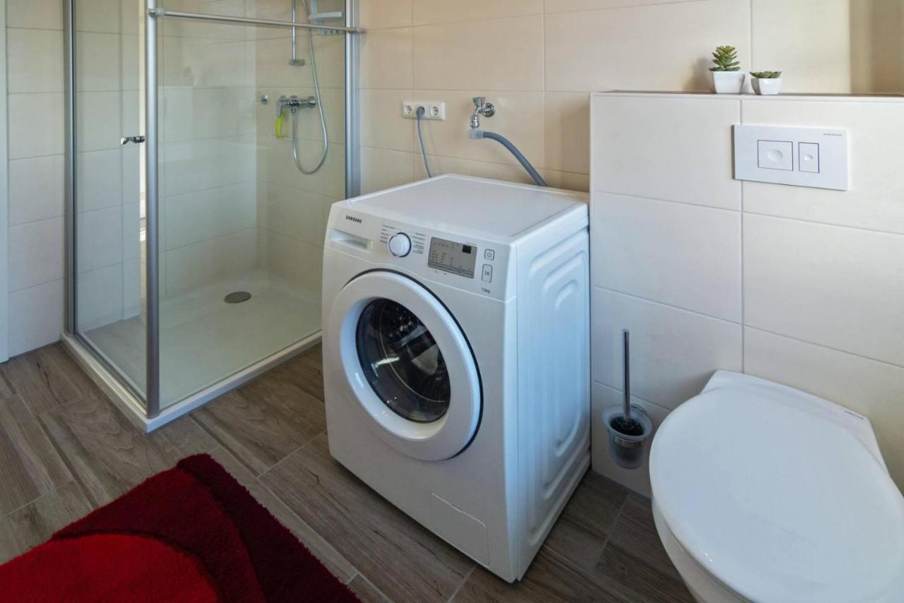 Ferienwohnung Liegeplatz Dornumersiel Esterno foto